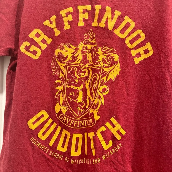 Harry Potter Gryffindorf T-Shirt Hogwarts Shirt Size S - Picture 3 of 4